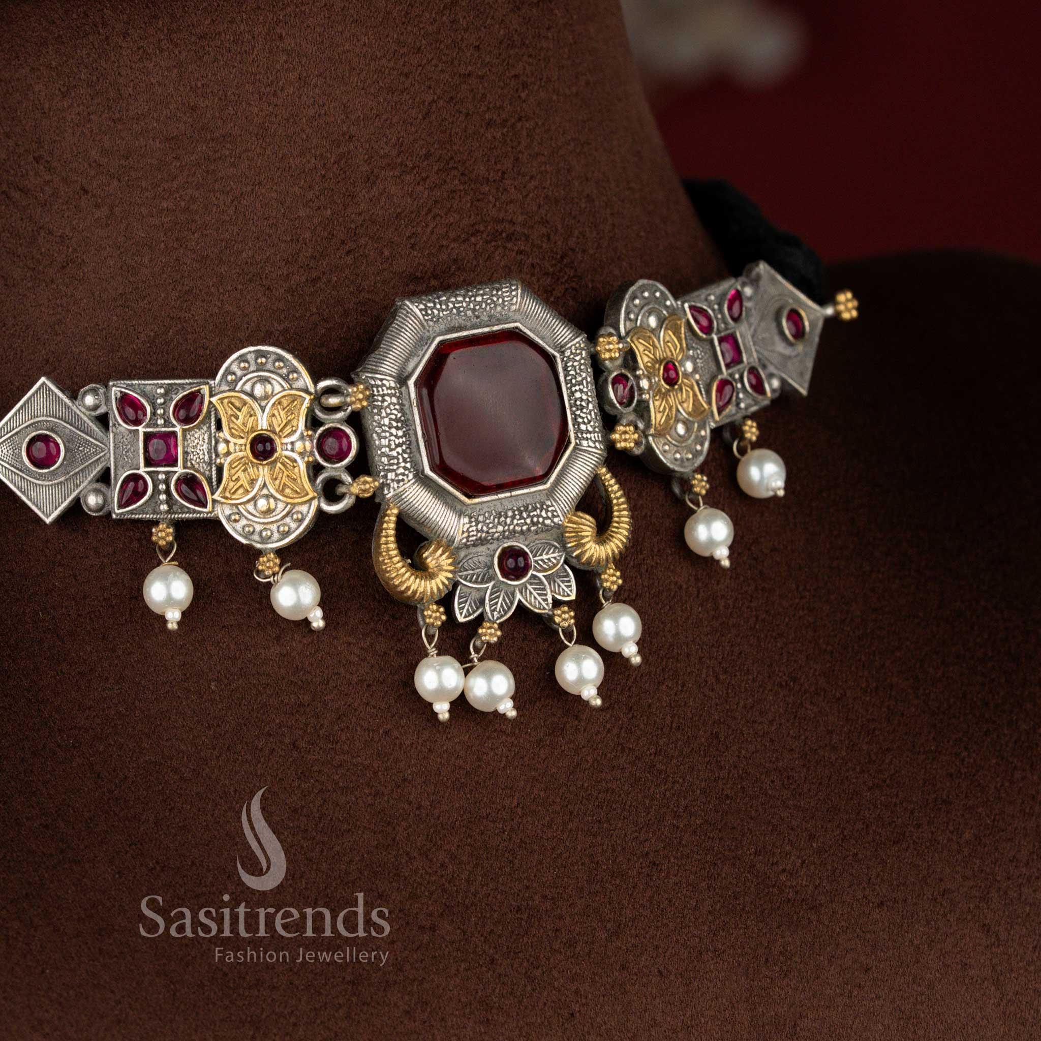 Lustrous ruby dual tone oxidised mandala floral pearl choker necklace for festive occasions – Sasitrends