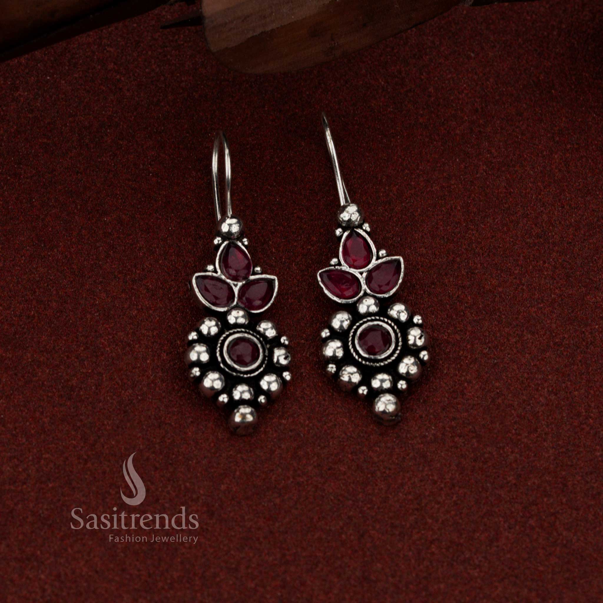 Chic oxidised floral stone cluster drop fish hook earrings red ideal for professional settings, casual outings and everyday fashion – Sasitrends