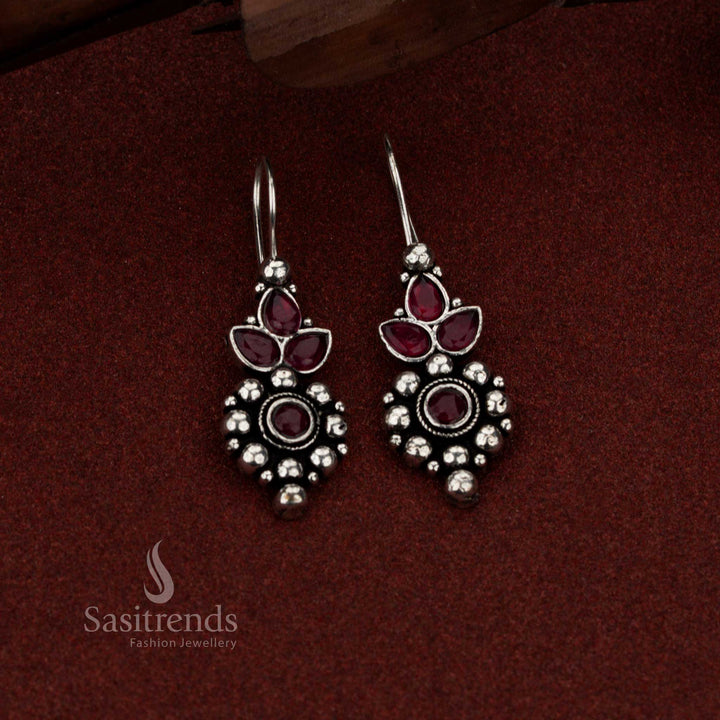 Chic oxidised floral stone cluster drop fish hook earrings red ideal for professional settings, casual outings and everyday fashion – Sasitrends