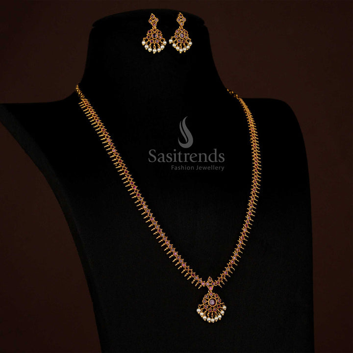 Luxurious Matte Gold Ruby Temple Necklace Showcasing Circular Bloom Motifs Accented with AD Stones, Gorgeous for Grand Festive Gatherings – Sasitrends