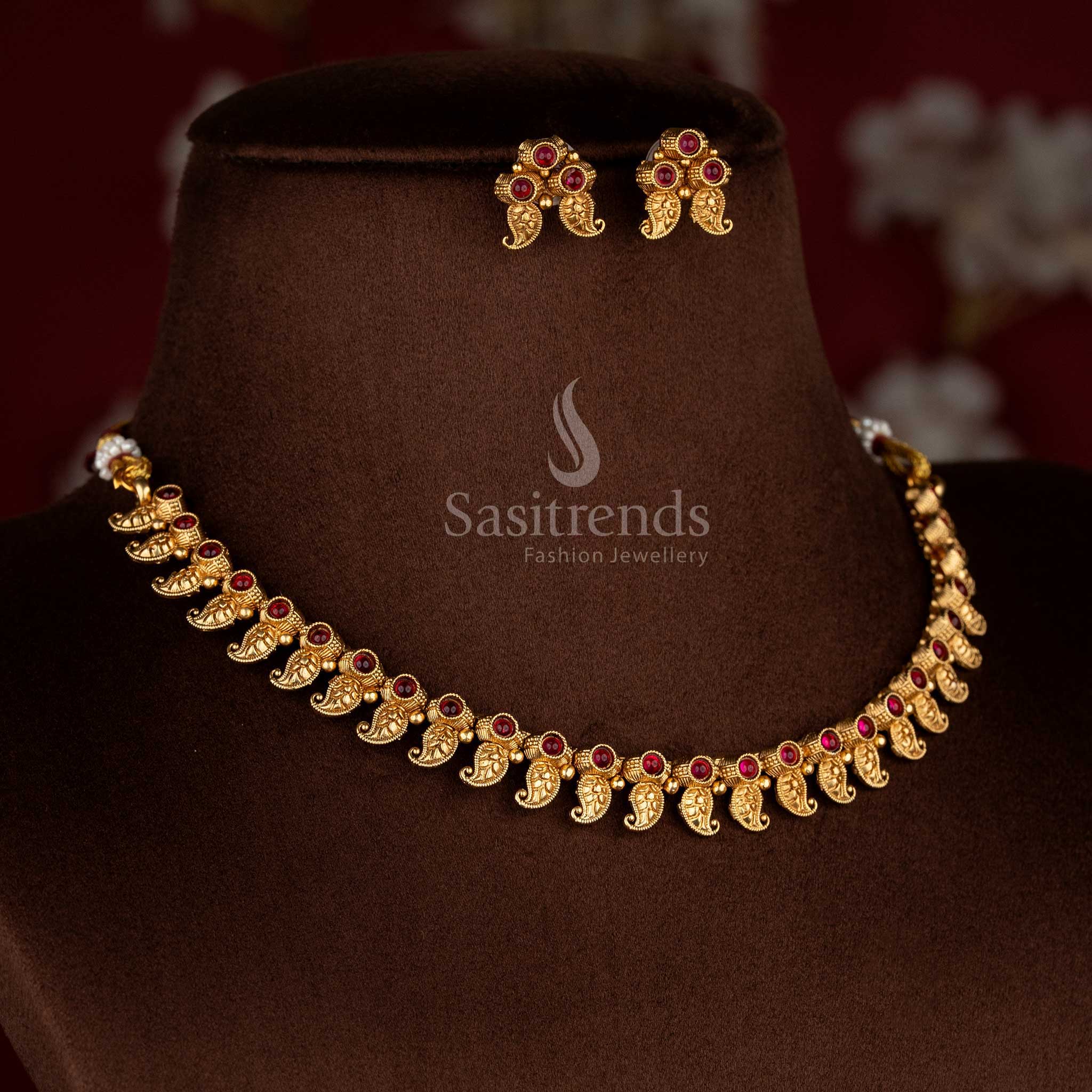 Glorious classic matte gold plated ruby necklace set with artistic earrings for celebration-ready jewellery – Sasitrends