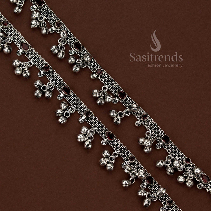 Garnet glow oxidised silver ghungroo chain anklets red enriched with decorative stone highlights offering graceful sound and beauty perfect for celebrations, family gatherings and cultural styling – Sasitrends