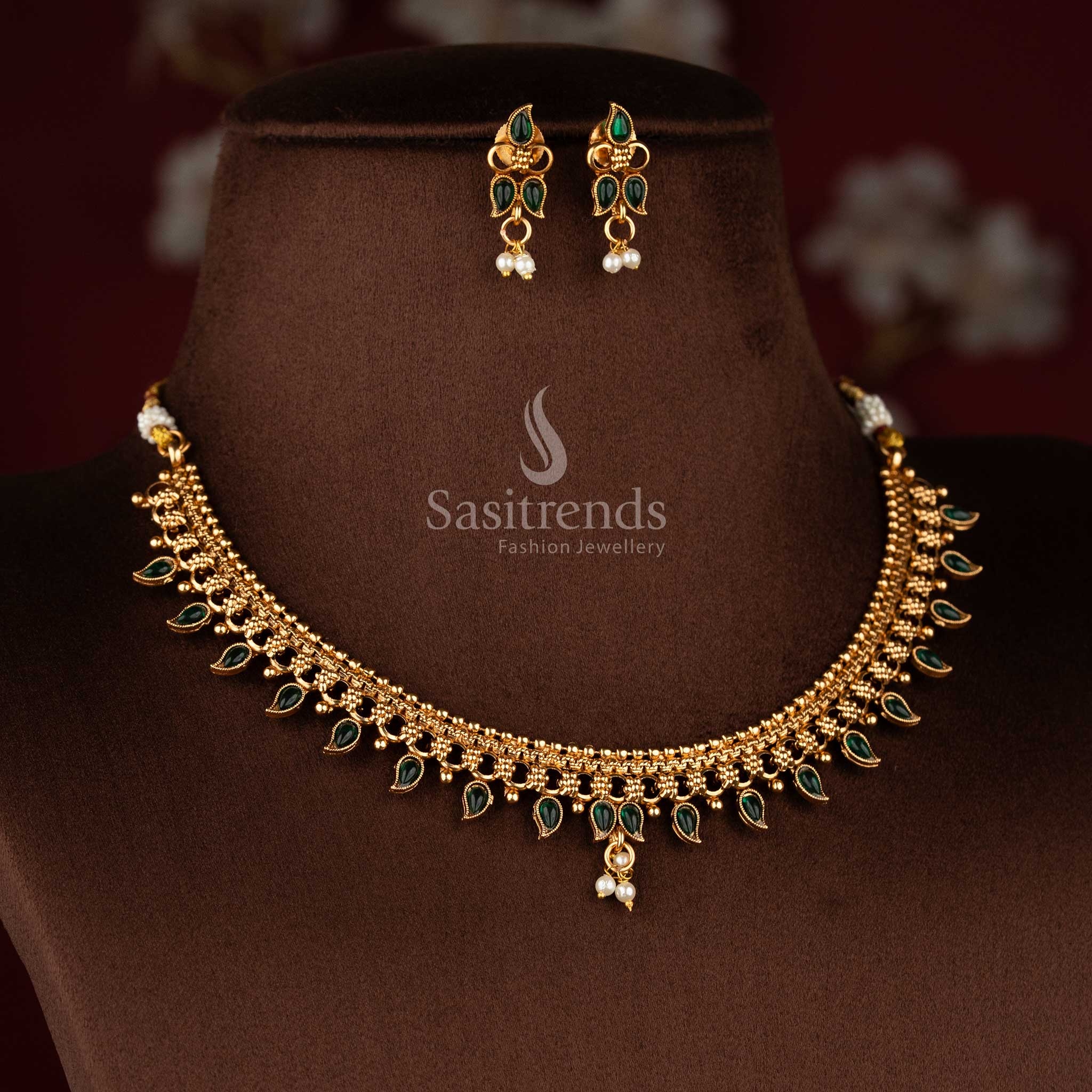Luminous green refined classic matte gold plated mango paisley pearl pendant necklace jewellery set for celebrations – Sasitrends
