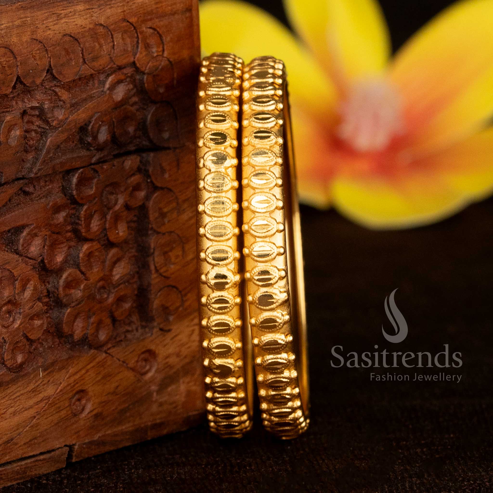 Majestic forming micro gold plated bangles set of two designed with ornamental precision for grand saree festivities – Sasitrends