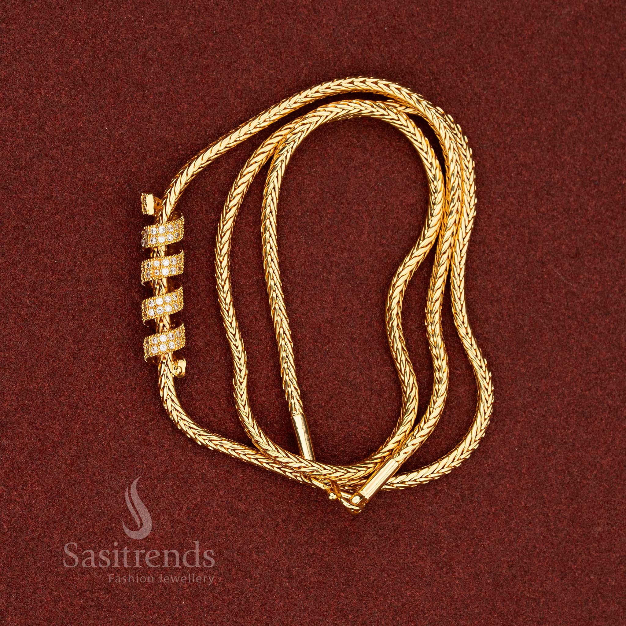 Pure Glow white AD stone Mugappu chain featuring a refined spring silhouette in micro gold plating for graceful festive and bridal draping – Sasitrends