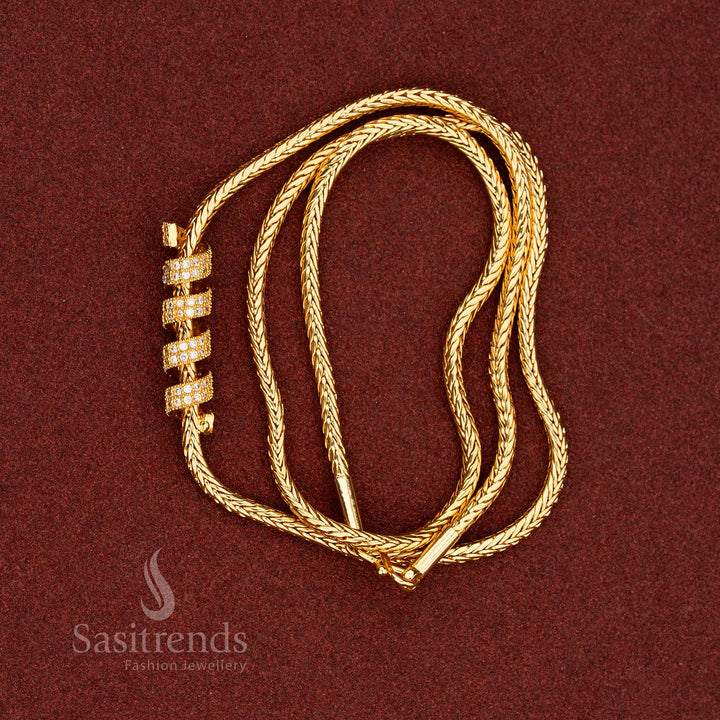 Pure Glow white AD stone Mugappu chain featuring a refined spring silhouette in micro gold plating for graceful festive and bridal draping – Sasitrends