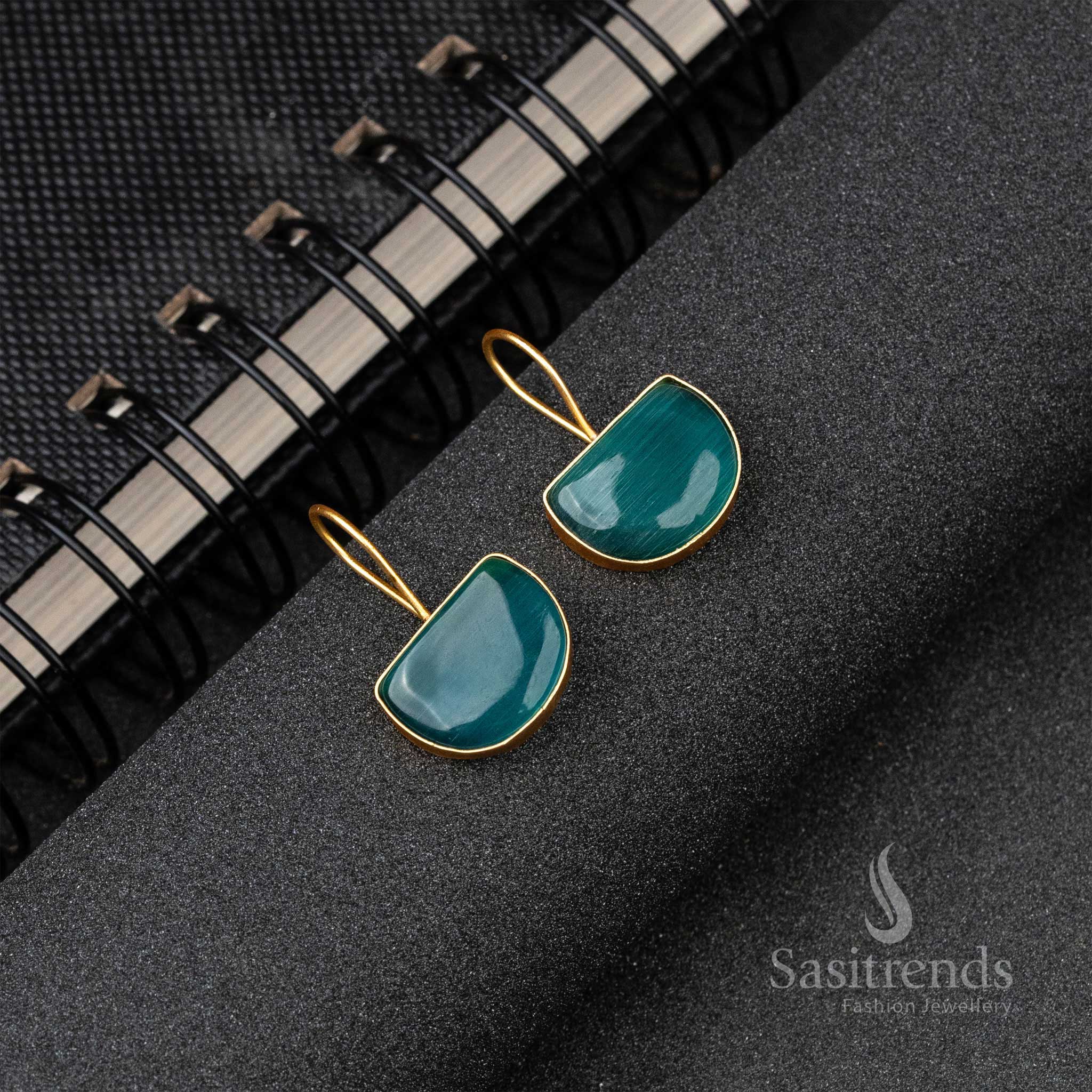 Special Elegance Gold Plated Peacock Green Monalisa Stone Fish Hook Earrings 