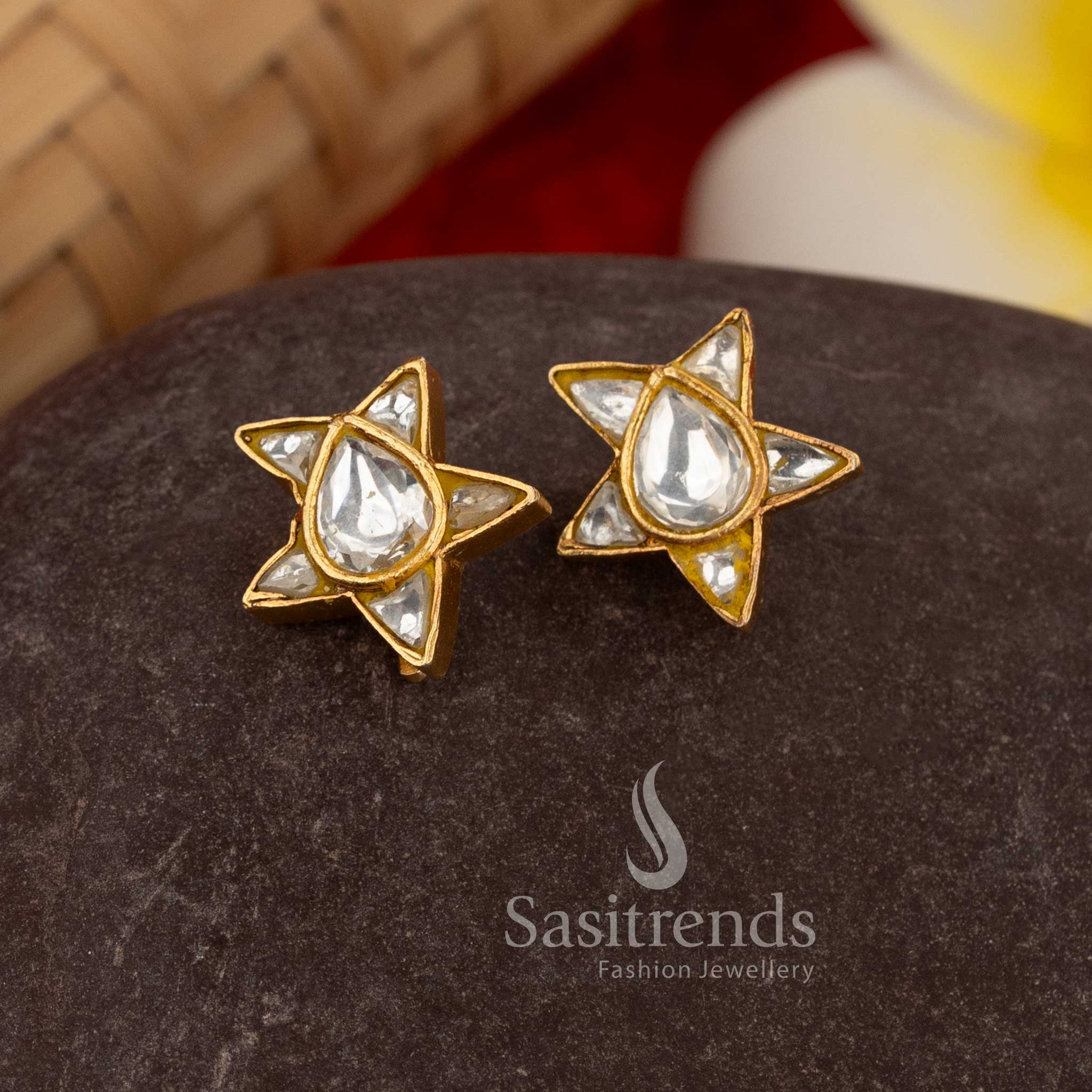 Heritage white colour kundan jadau bugadi ear cuffs featuring star pattern teardrop stones pearls - Sasitrends