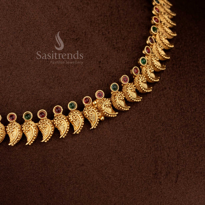 Regally inspired classic matte gold plated ruby-green floral necklace with sculpted motifs – Sasitrends