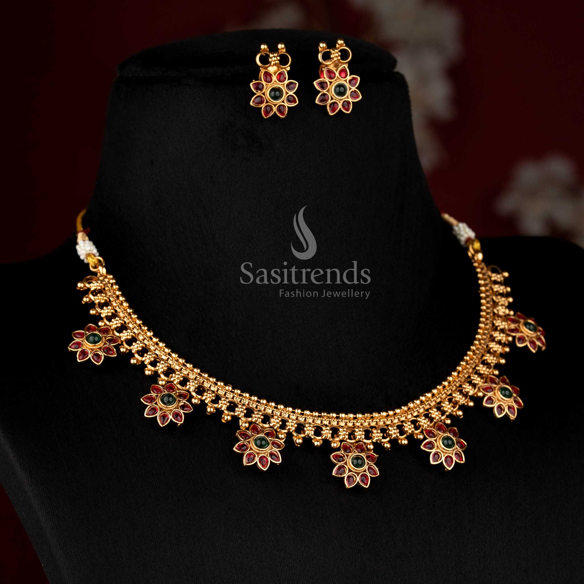 Fusion ruby green classic matte gold plated pearl cluster choker necklace set for wedding styling – Sasitrends