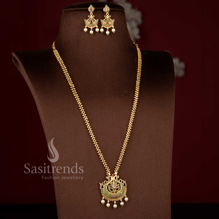Grandeur royal chain necklace set in ruby green reflecting pear illumination and pearls – Sasitrends