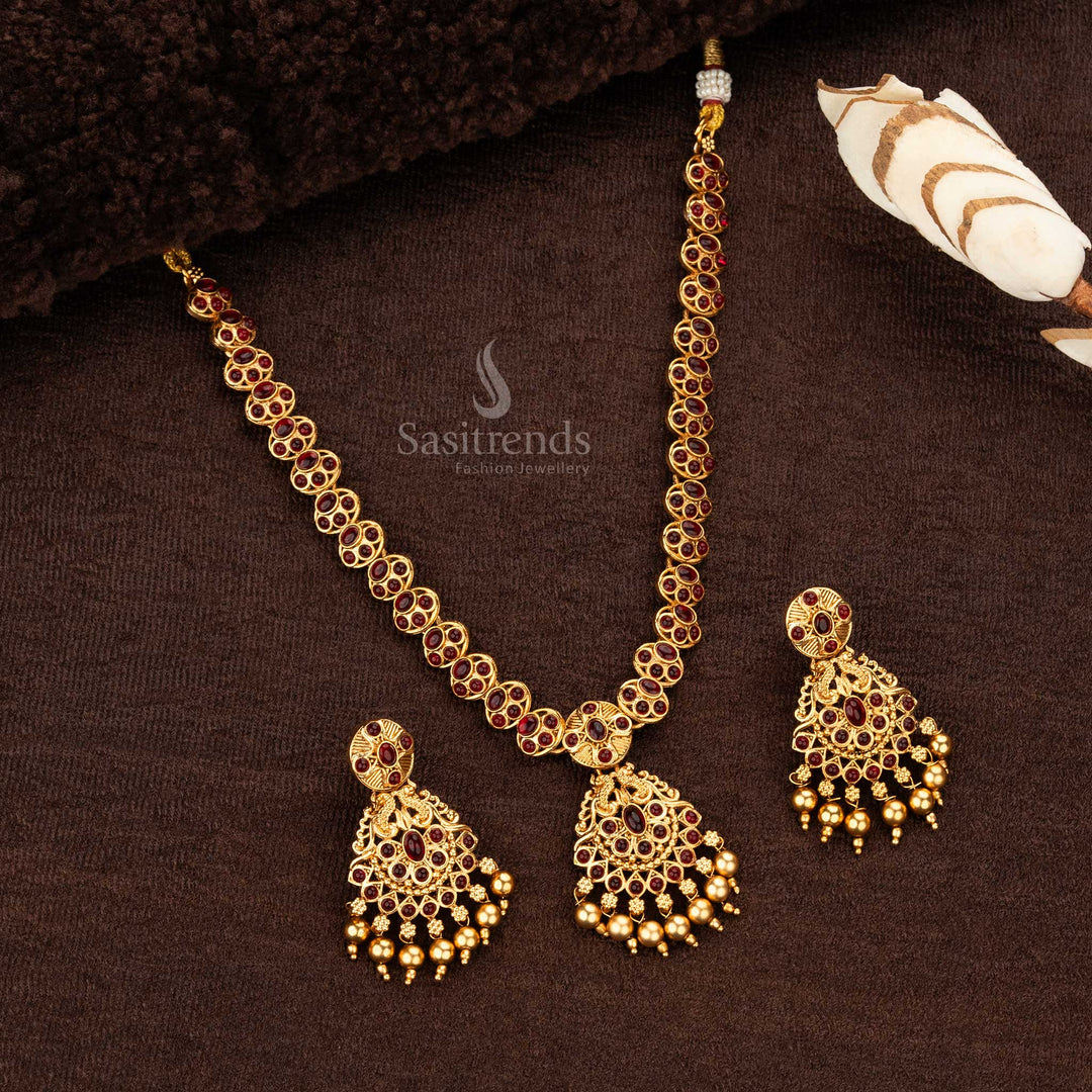 Temple necklace set with earrings in ruby-color stones and golden finish - Sasitrends