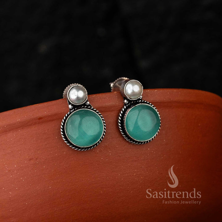 Sasitrends - Elegant Oxidised Silver Pearl & Monalisa Stone Earrings