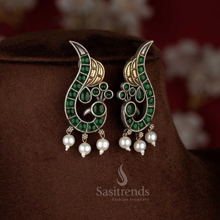 Heritage inspired antique oxidised 92.5 Silver choker green stone necklace set styled for modern saree and festive occasions - Sasitrends