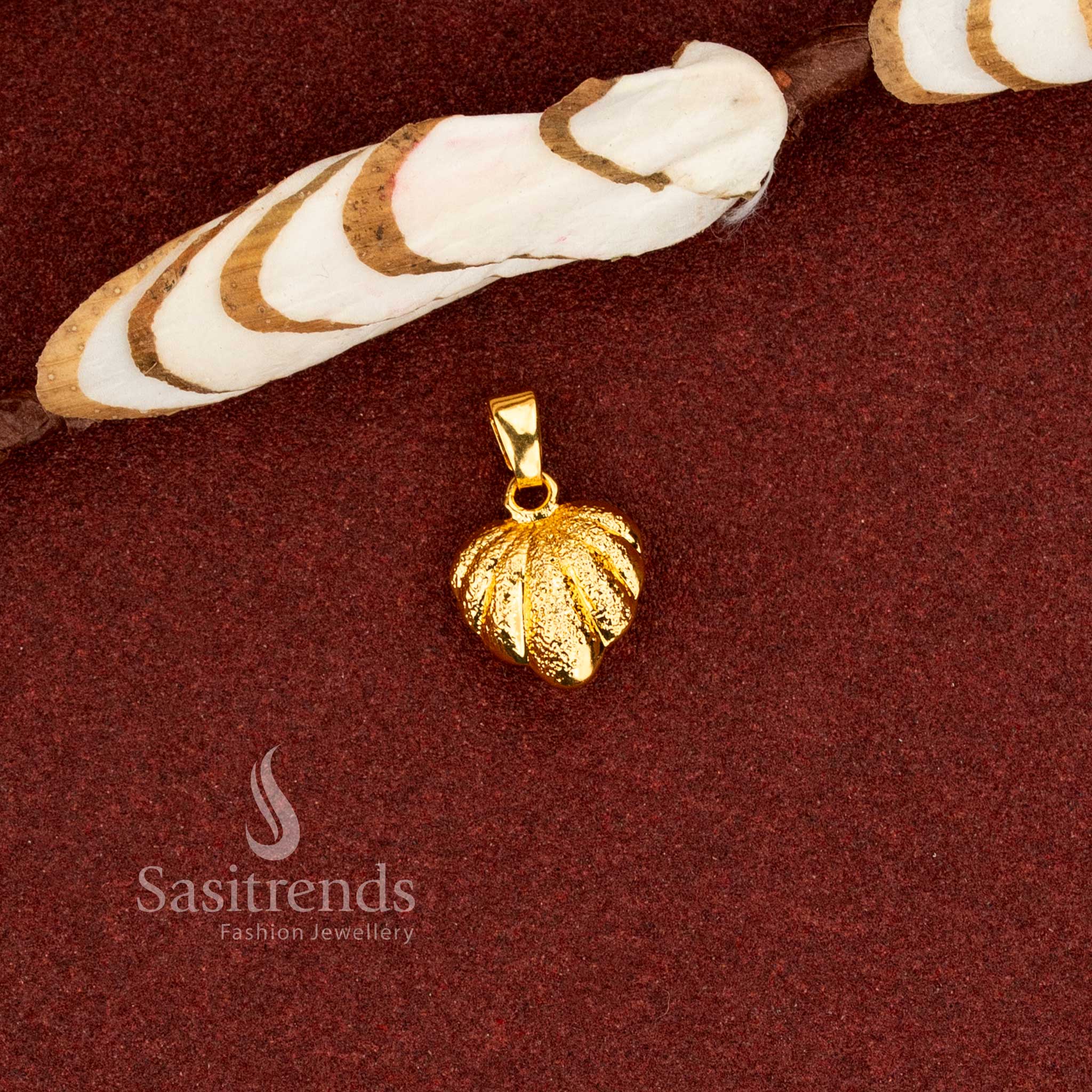 Micro gold plated hammered heart textured pendant one gram jewellery - sasitrends