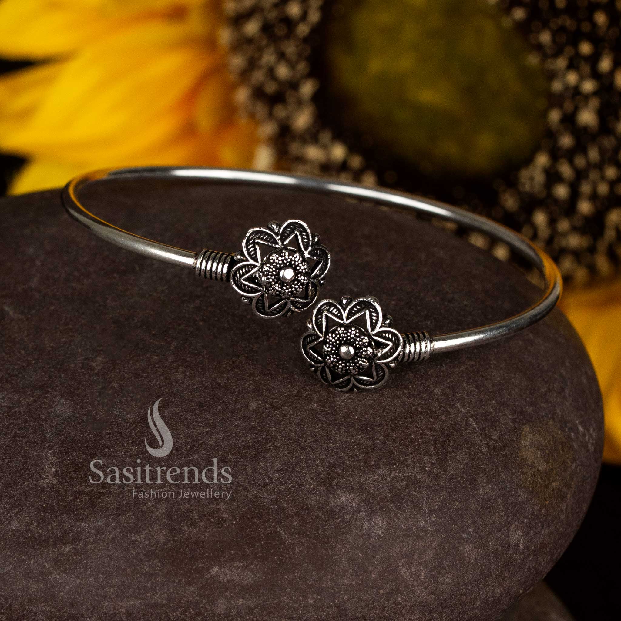 Simple oxidised textured openable bracelet suitable for casual and ethnic outfits – Sasitrends