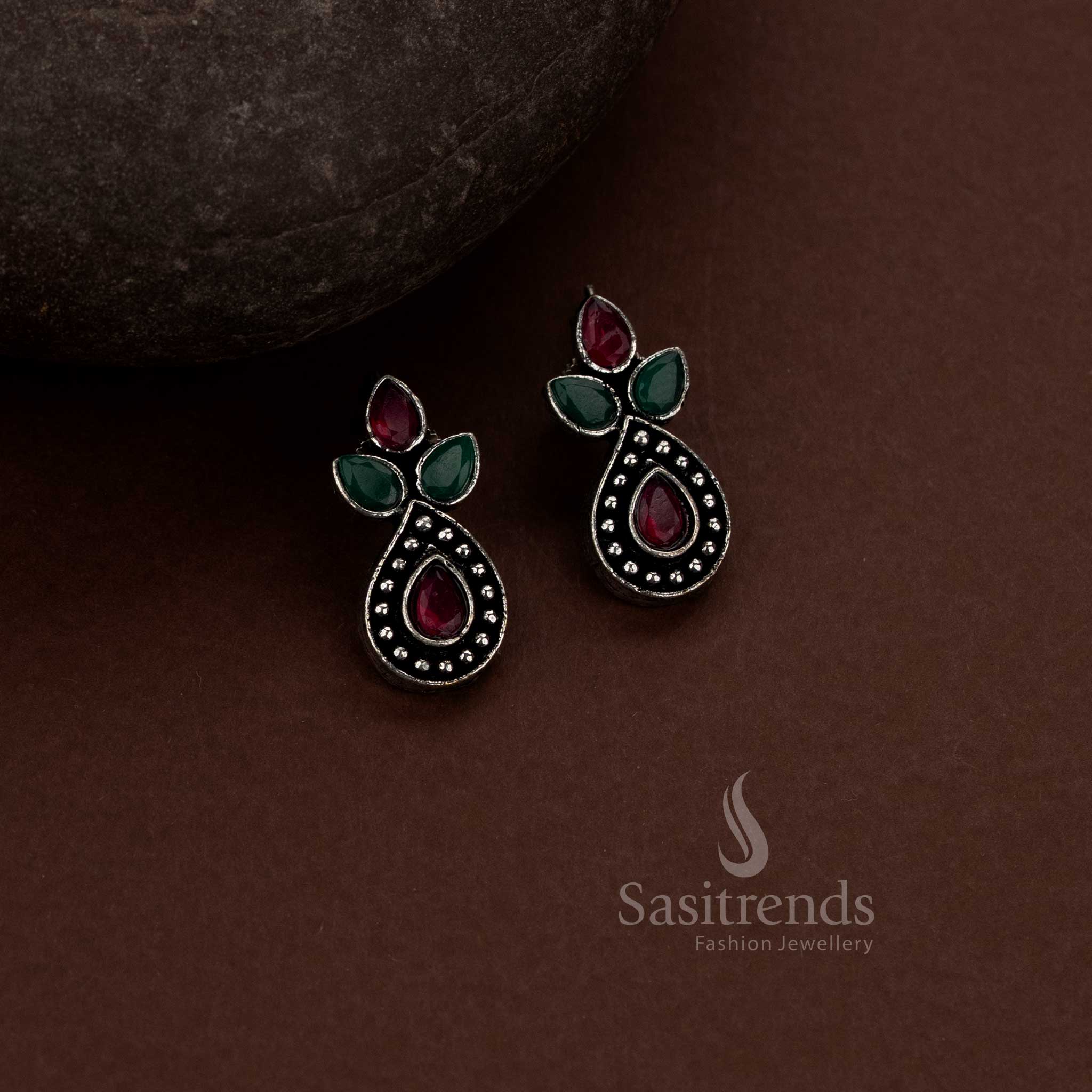 Oxidised silver trifoliate teardrop pearl stone stud earrings for brunch and gallery visits – Sasitrends