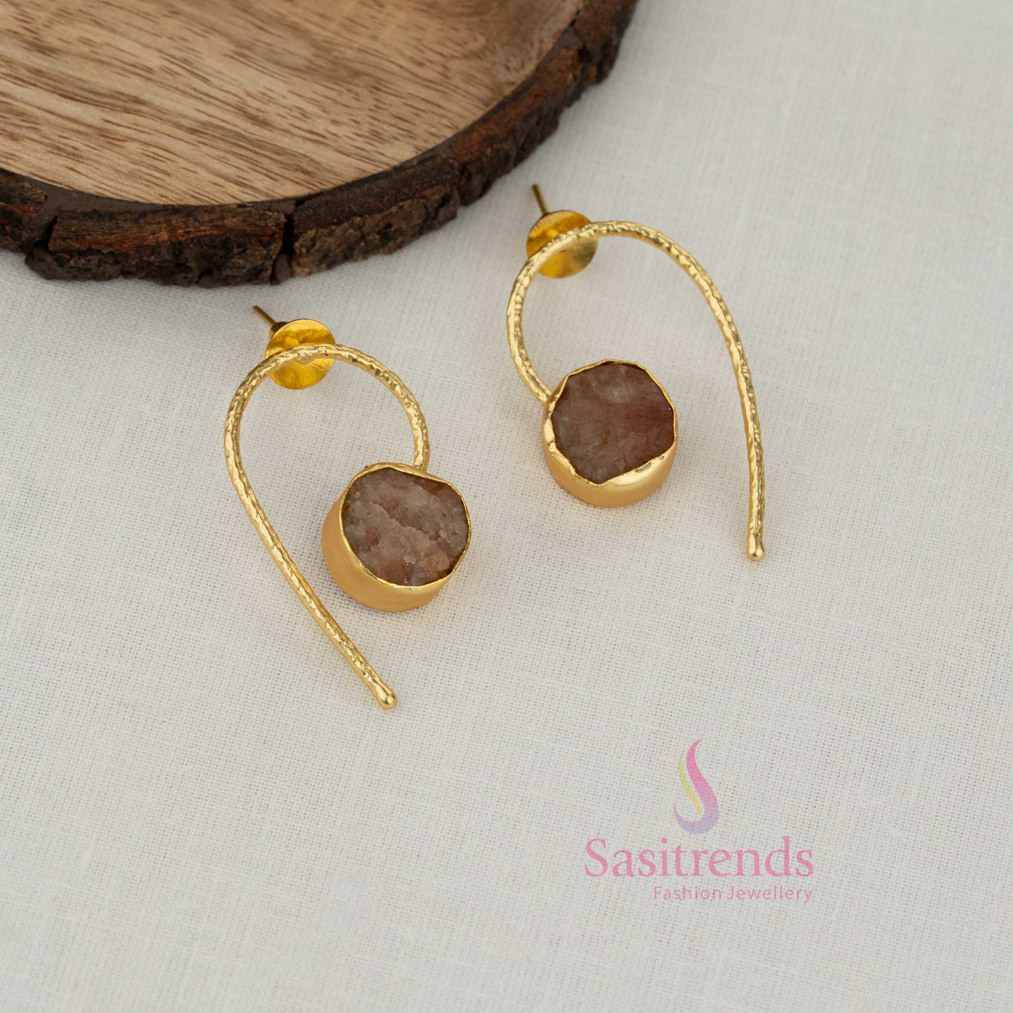 Elegant Flower Pendant Necklace Set - Perfect for Traditional Occasions