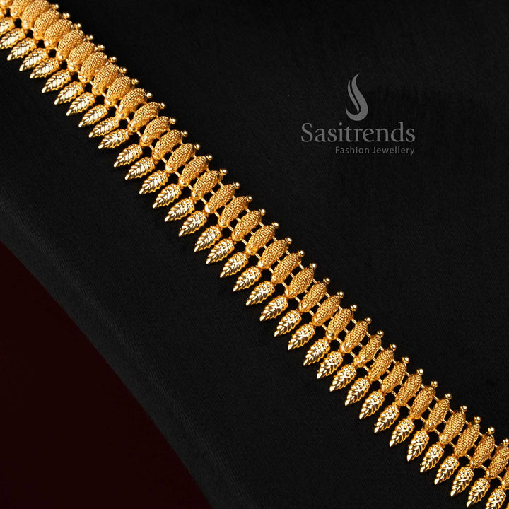 Guaranteed micro gold plated long necklace with bold spine pattern arrangement and intricate textured links crafted for festive and wedding wear by Sasitrends 