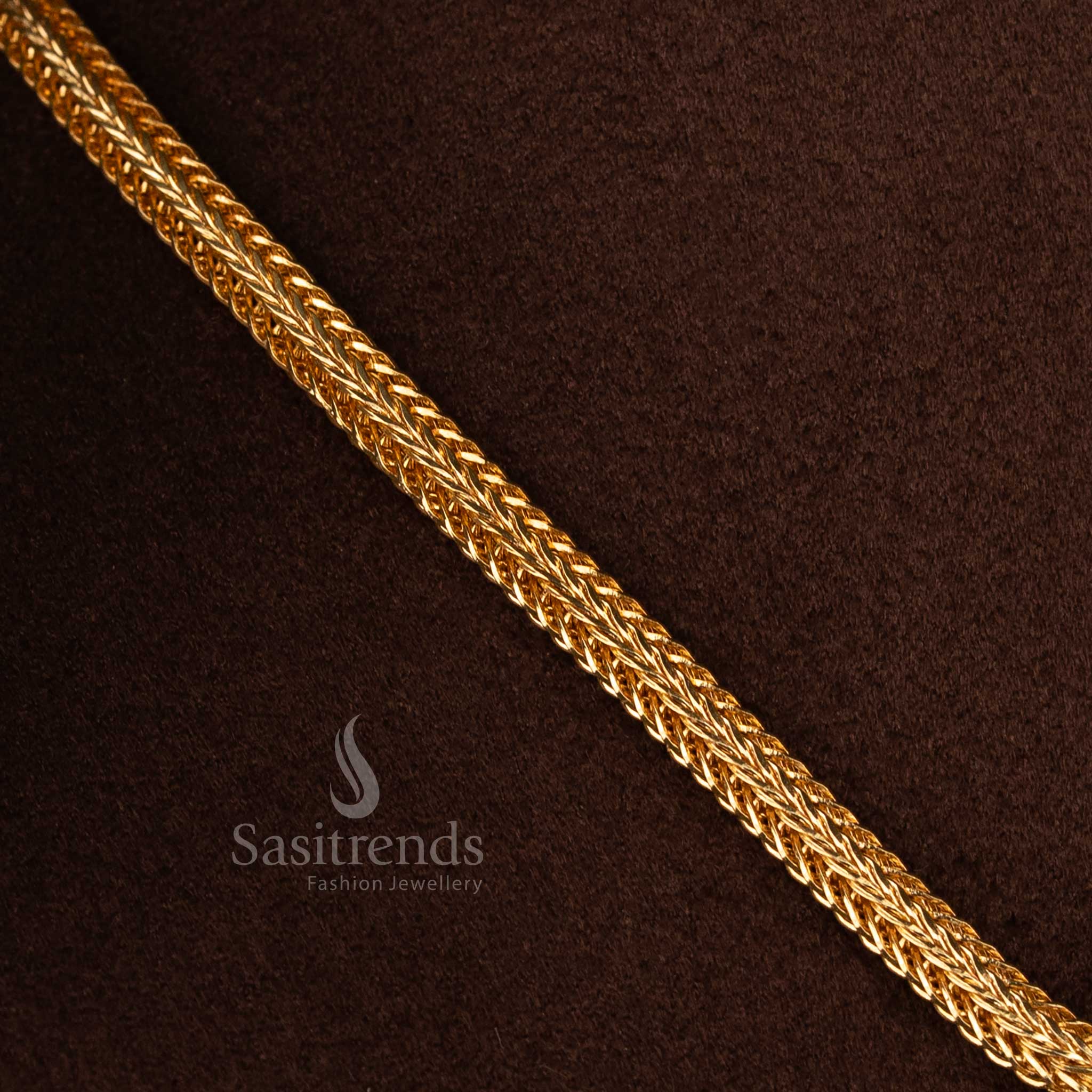 Sasitrends micro gold plated AD stone pendant necklace designed for a guaranteed premium finish