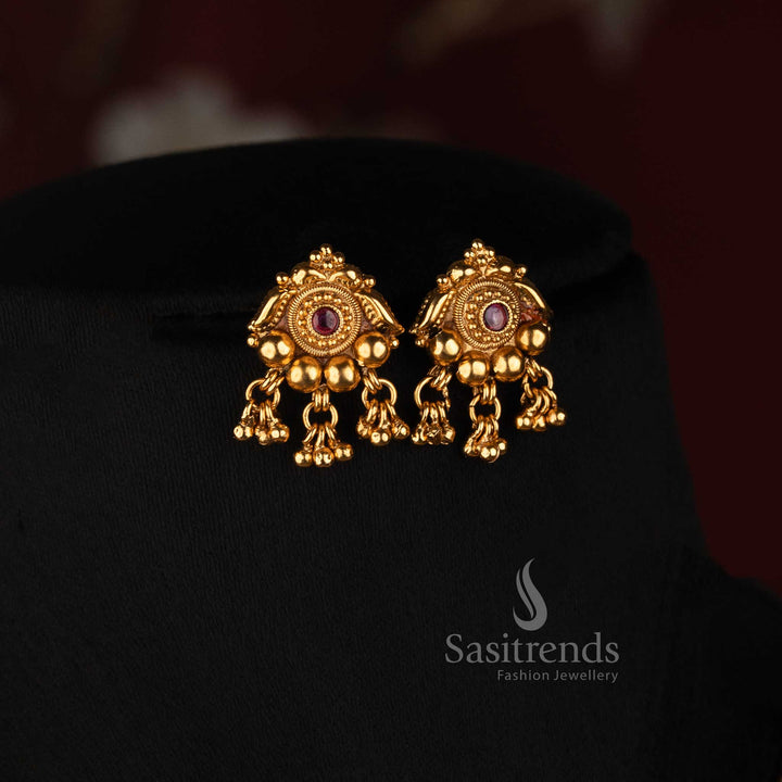 Sasitrends traditional temple jewellery set with broad ornamental choker design, detailed curved motifs, beaded edging and decorative drop earrings