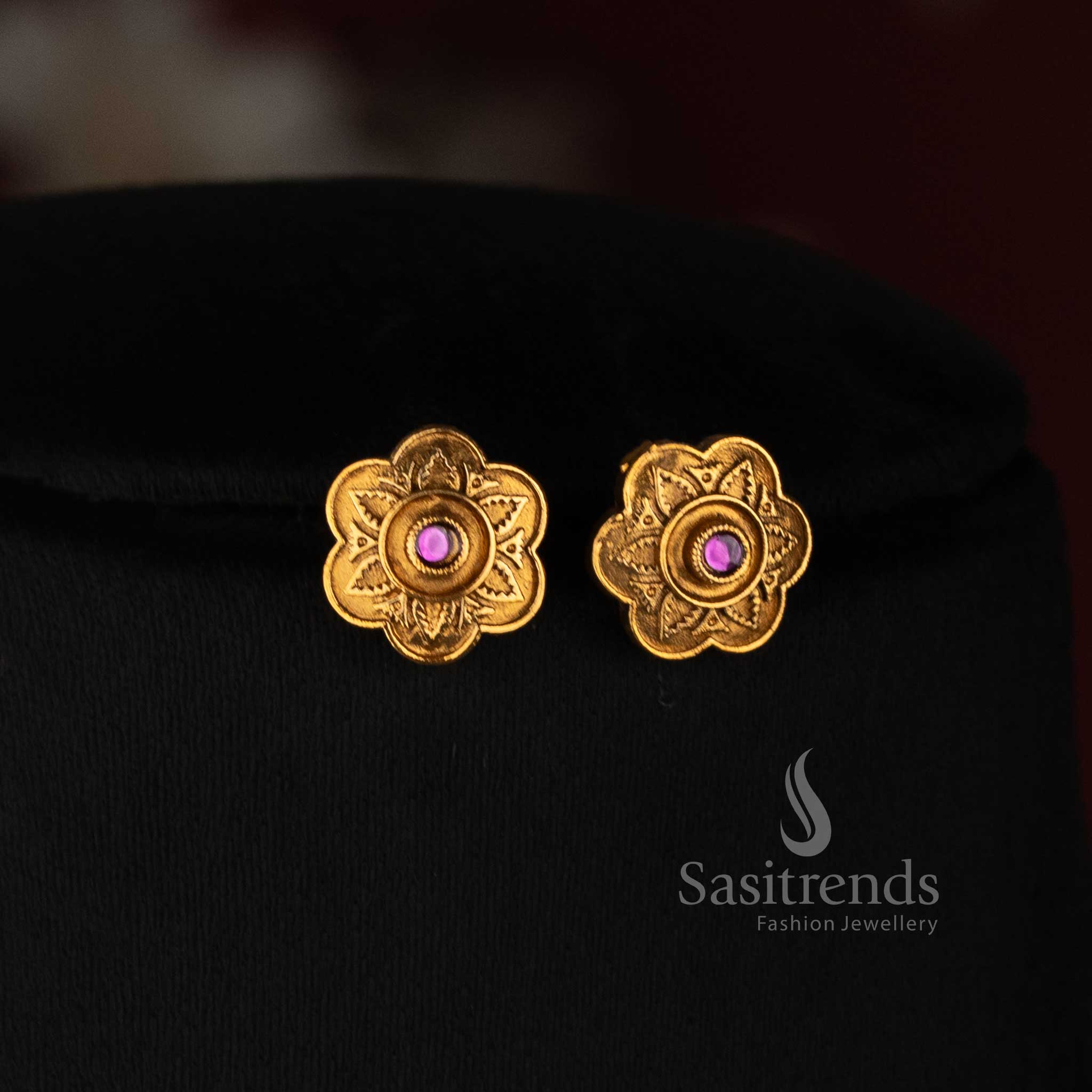 Sasitrends antique gold plated festive wear necklace with concentric floral pendant design, fine chain and decorative stud earrings 