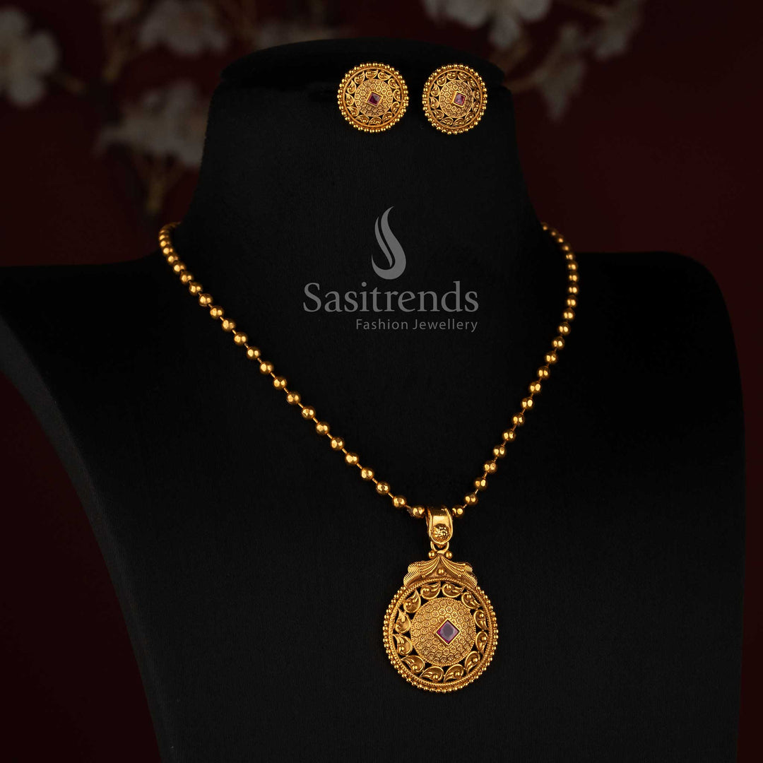 Sasitrends antique gold plated traditional circular ornamental pendant necklace set with rounded beaded chain and square centre stone 