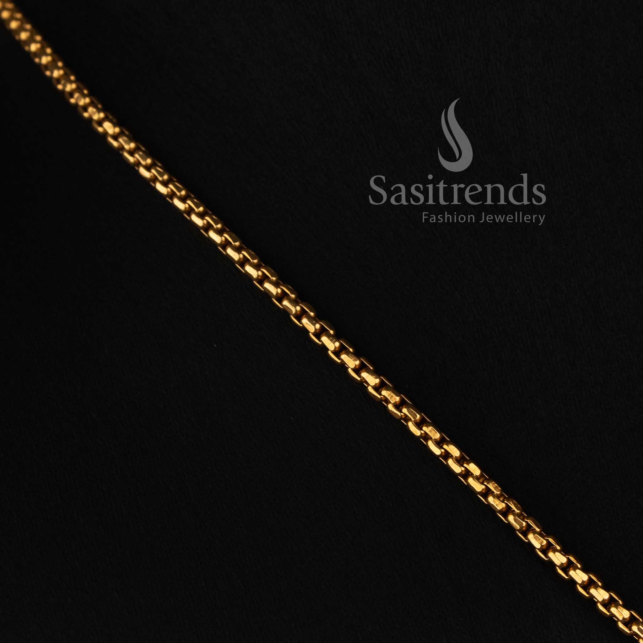 Sasitrends antique gold plated floral jewellery set with circular layered centre, decorative petal border and fine textured necklace chain 