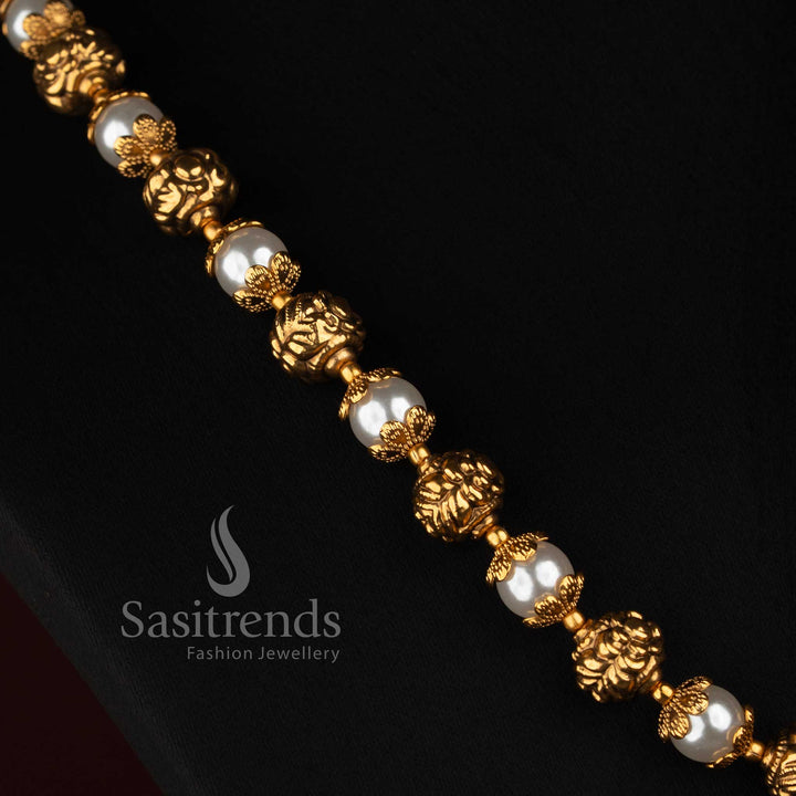 Sasitrends traditional antique gold plated jewellery set with alternating pearl beads, sculpted floral elements and pearl drop studs 