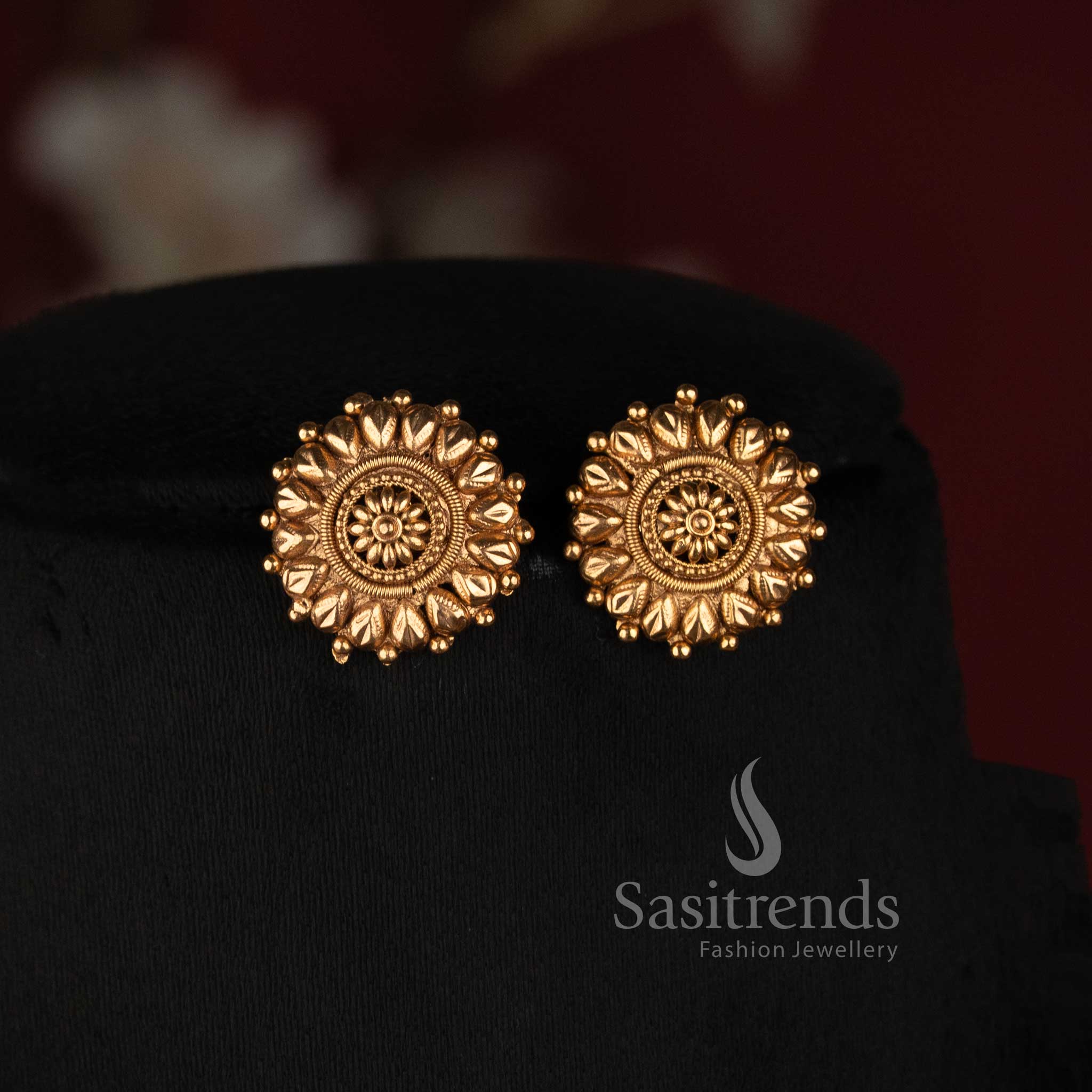 Sasitrends antique gold plated braided mesh Hasli torque choker necklace set with floral sunburst stud earrings
