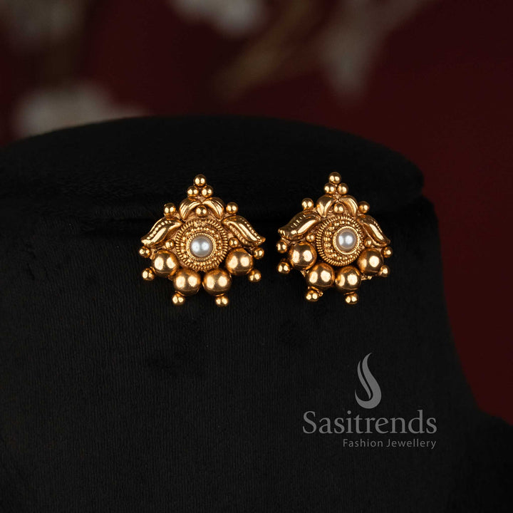 Sasitrends antique pearl filigree golden ball necklace set with carved sphere beads and pearl sunburst earrings