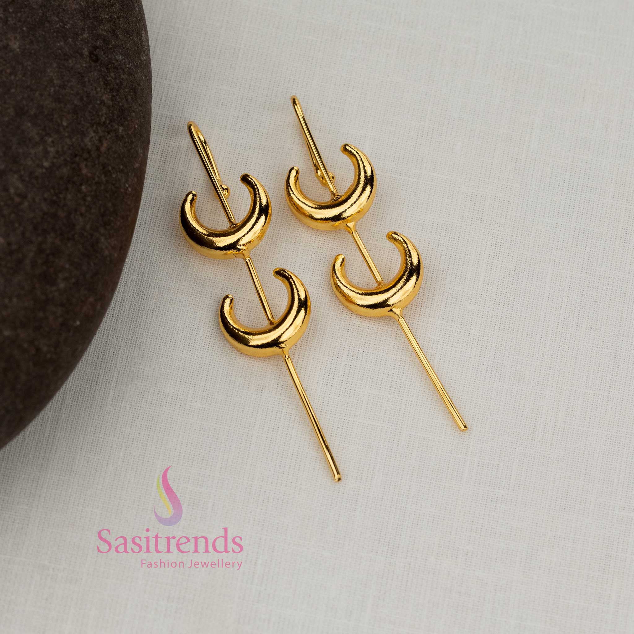 Sasitrends contemporary 24K gold plated vrescent moon motif ear cuff earrings crafted with smooth finish and elegant detailing