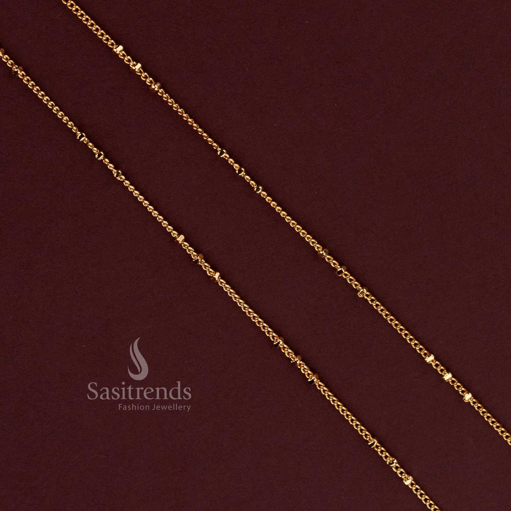 Sasitrends delicate women's gold plated chain featuring a narrow interlaced construction with closely arranged reflective link detailing for everyday styling