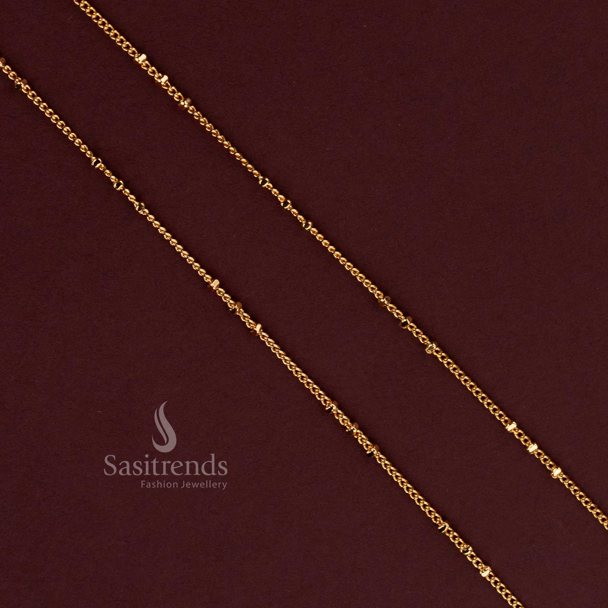 Sasitrends delicate women's gold plated chain featuring a narrow interlaced construction with closely arranged reflective link detailing for everyday styling