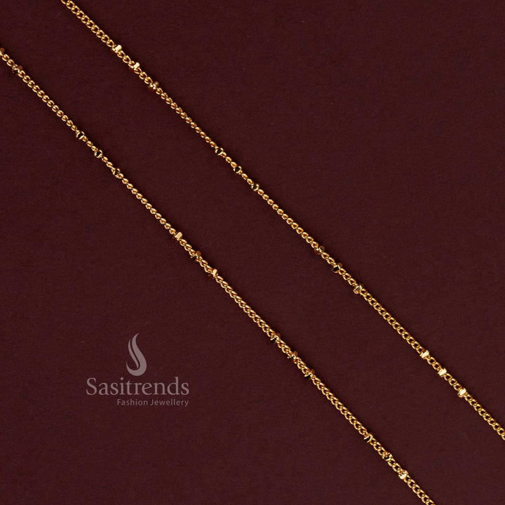 Sasitrends delicate women's gold plated chain featuring a narrow interlaced construction with closely arranged reflective link detailing for everyday styling