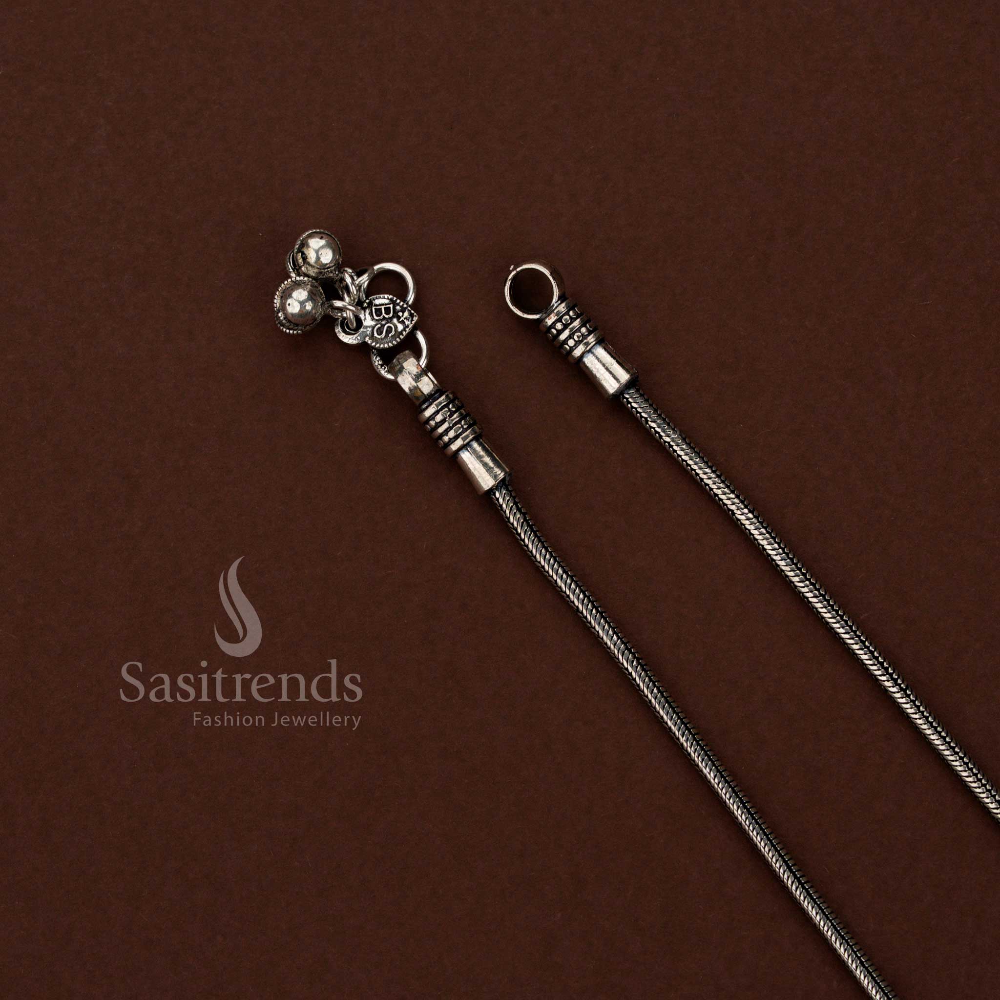 Sasitrends minimal oxidised silver anklet designed with sleek chain and traditional charm accents