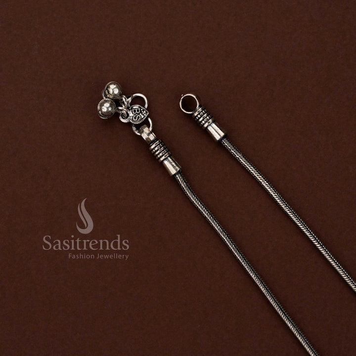 Sasitrends minimal oxidised silver anklet designed with sleek chain and traditional charm accents