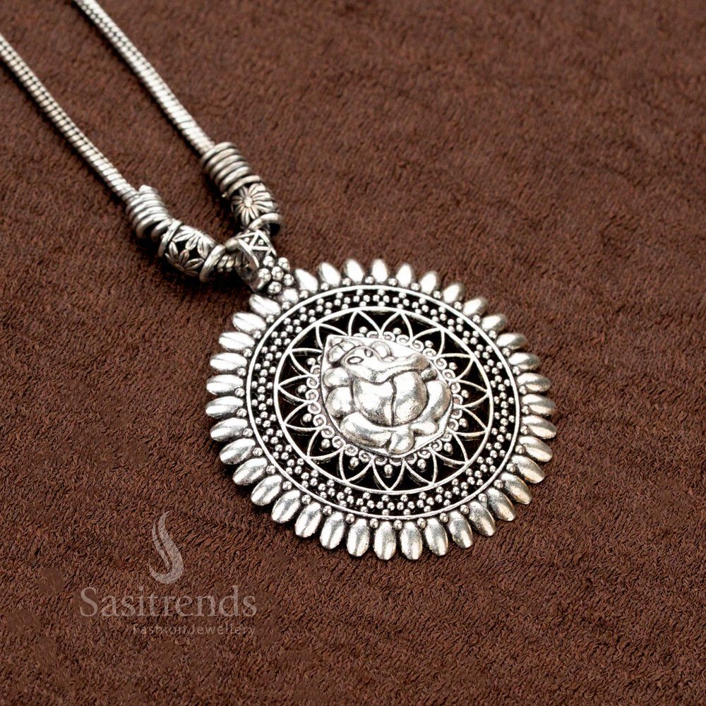 Divine antique-style Lord Ganesha oxidised silver pendant with necklace chain for women, traditional ethnic statement jewellery for festive and spiritual occasions by Sasitrends