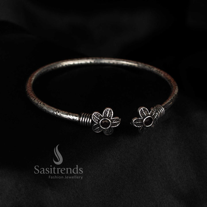 Sasitrends oxidised flower design bracelet with black stone detailing, perfect for traditional looks