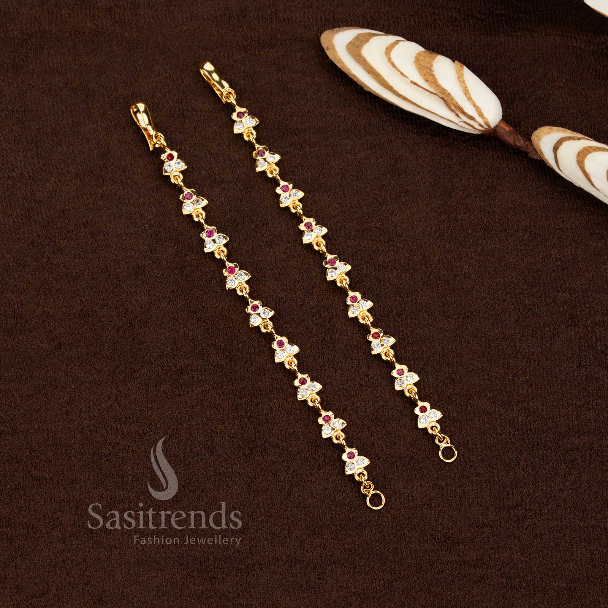 Elegant Flower Pendant Necklace Set - Perfect for Traditional Occasions