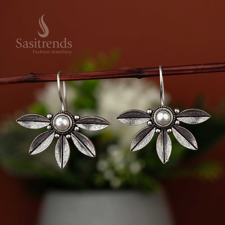 Vintage Floral Oxidised Silver Earrings with Stones - Sasitrends