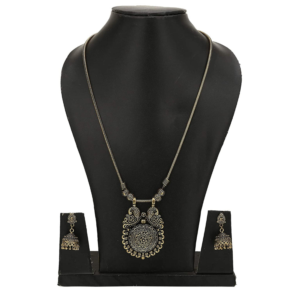 Necklace with earrings for tradition saree wears